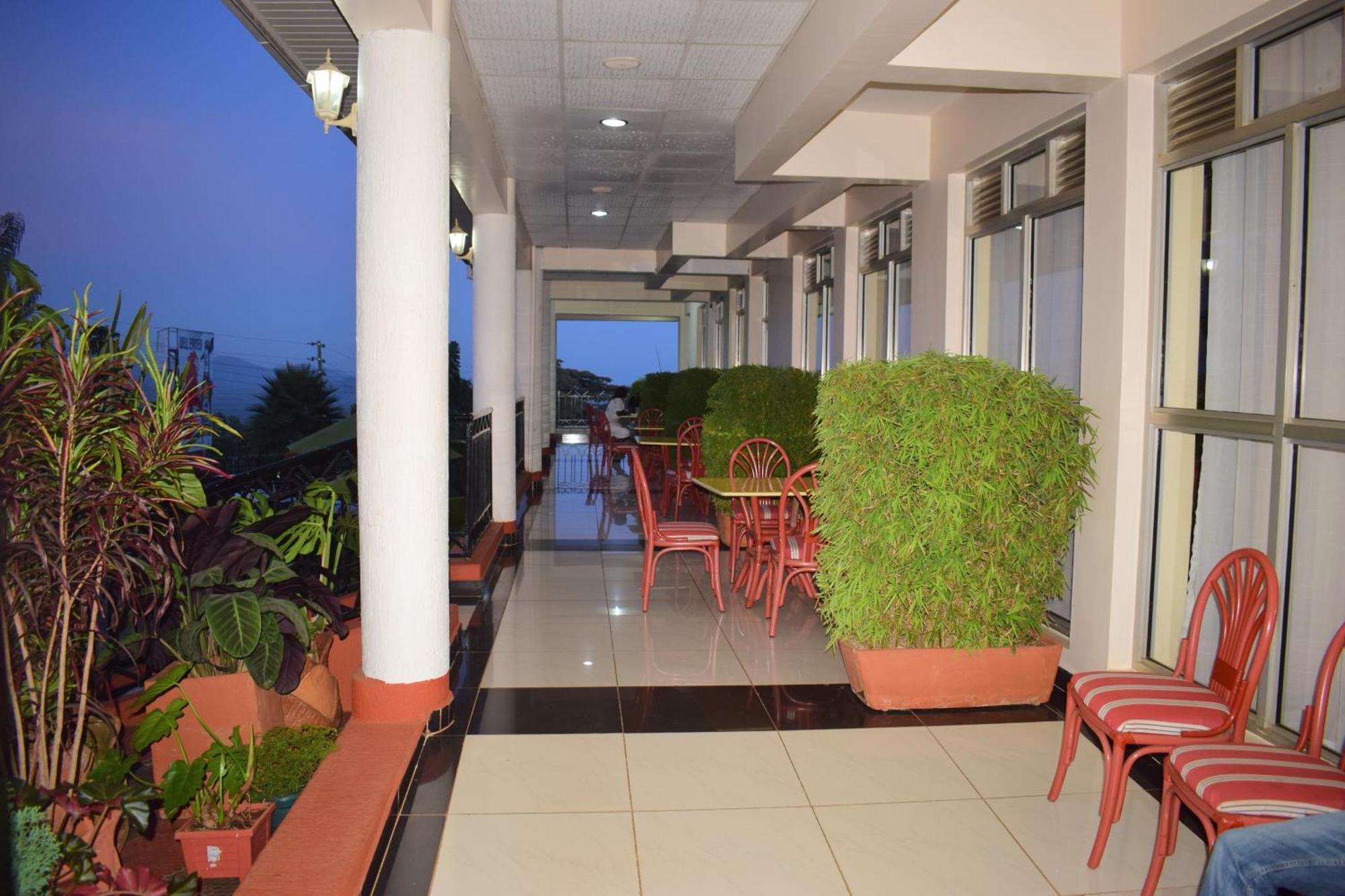 Meru Slopes Hotel Extérieur photo